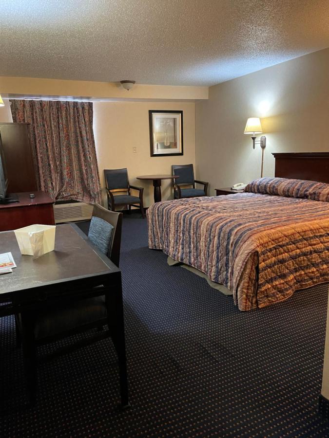 Budget Inn Temple Hills Eksteriør billede