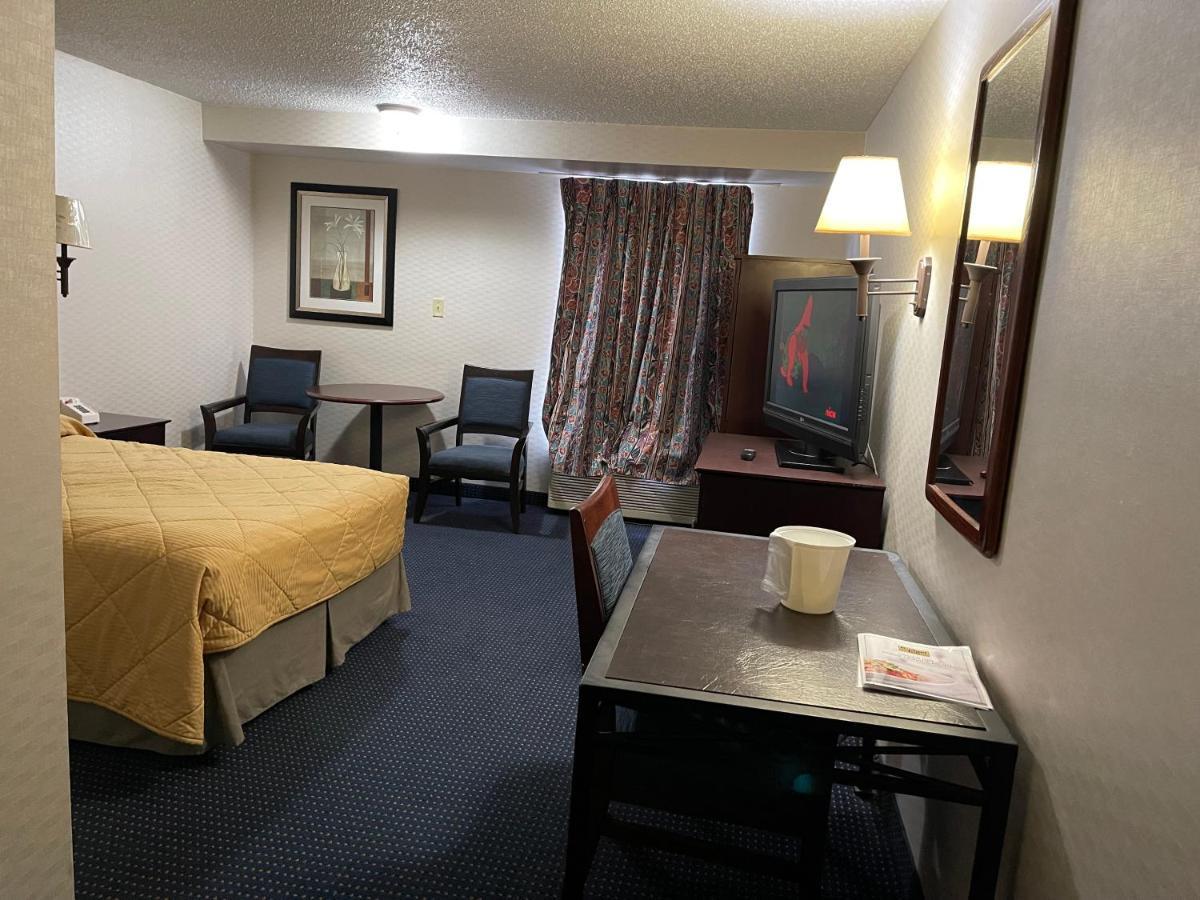 Budget Inn Temple Hills Eksteriør billede