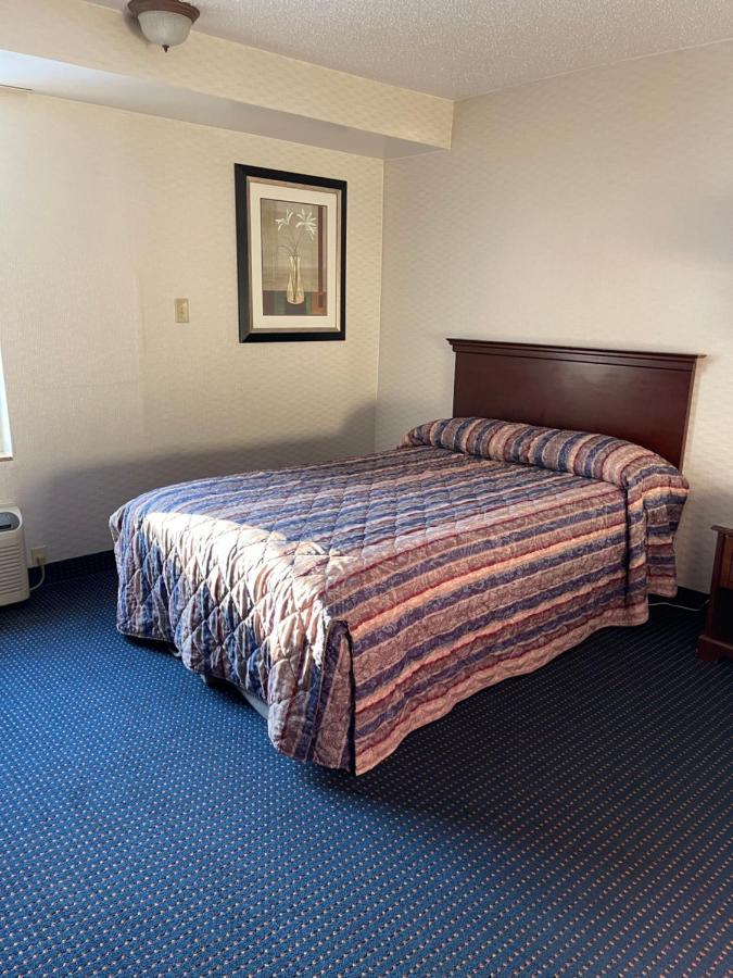 Budget Inn Temple Hills Eksteriør billede