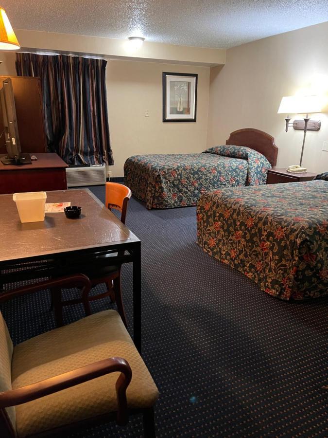 Budget Inn Temple Hills Eksteriør billede
