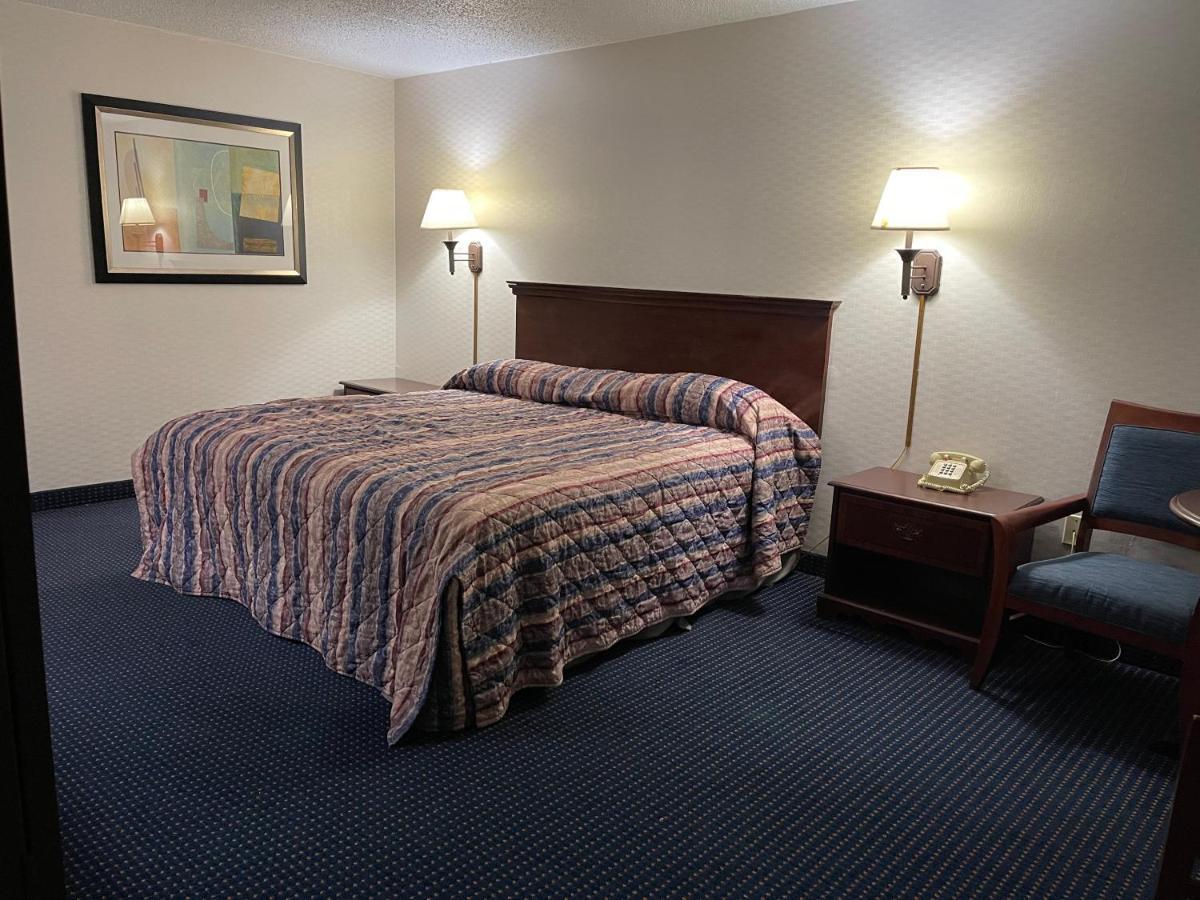 Budget Inn Temple Hills Eksteriør billede