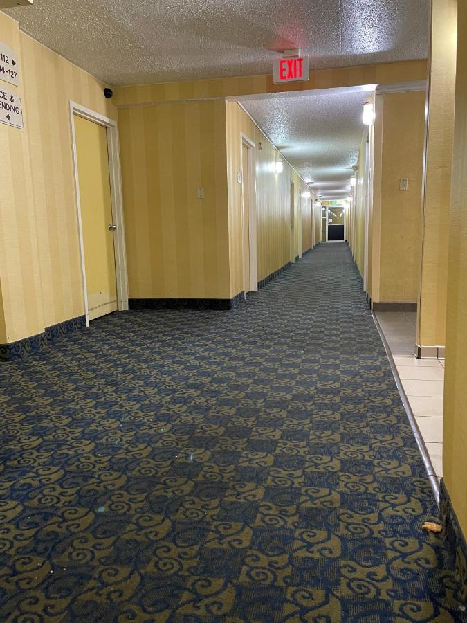 Budget Inn Temple Hills Eksteriør billede